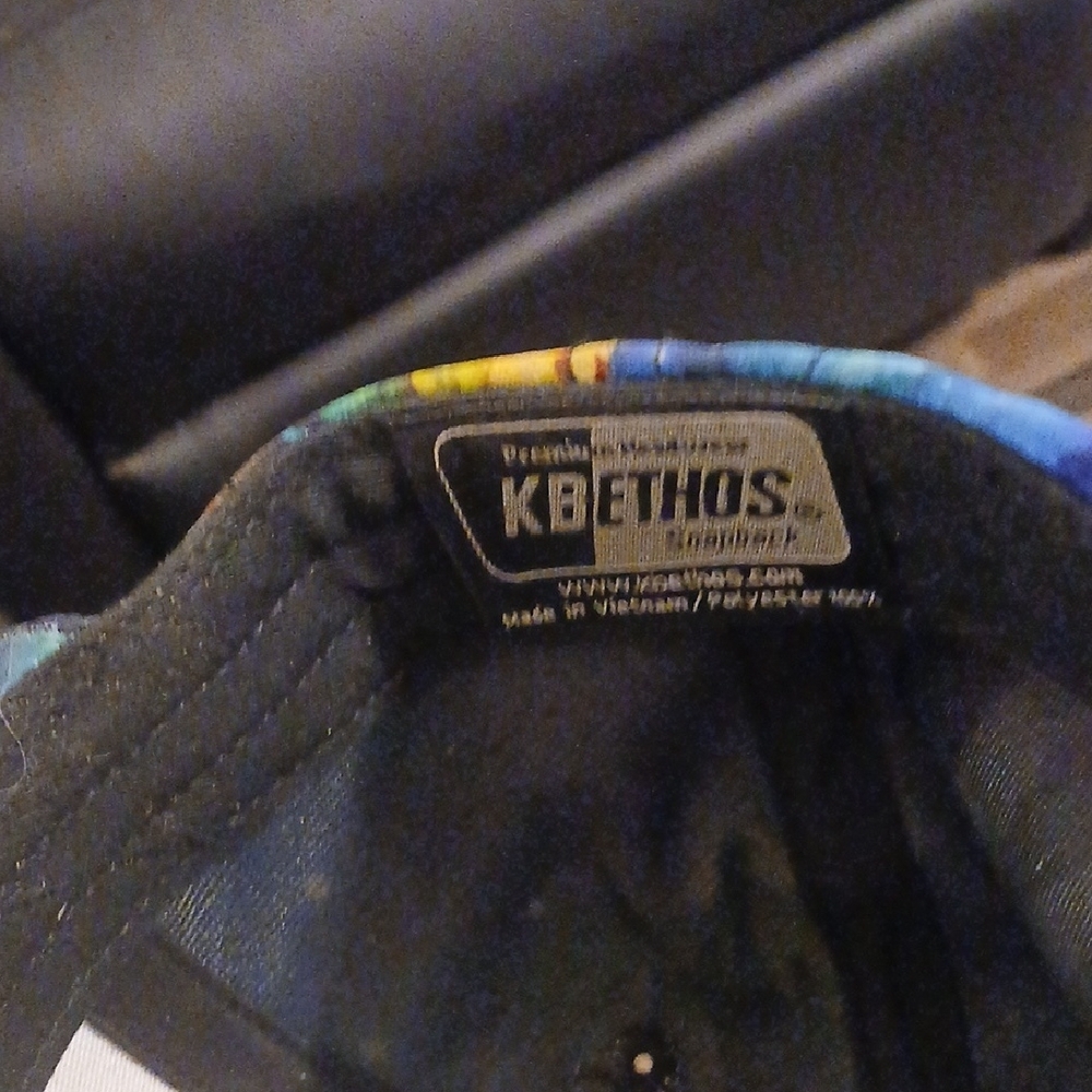 KBETHOS Colorful Leaf Design Cap - Picture 3 of 4